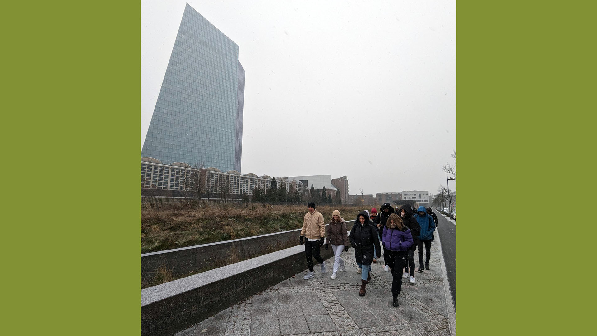 Tower im Schneetreiben